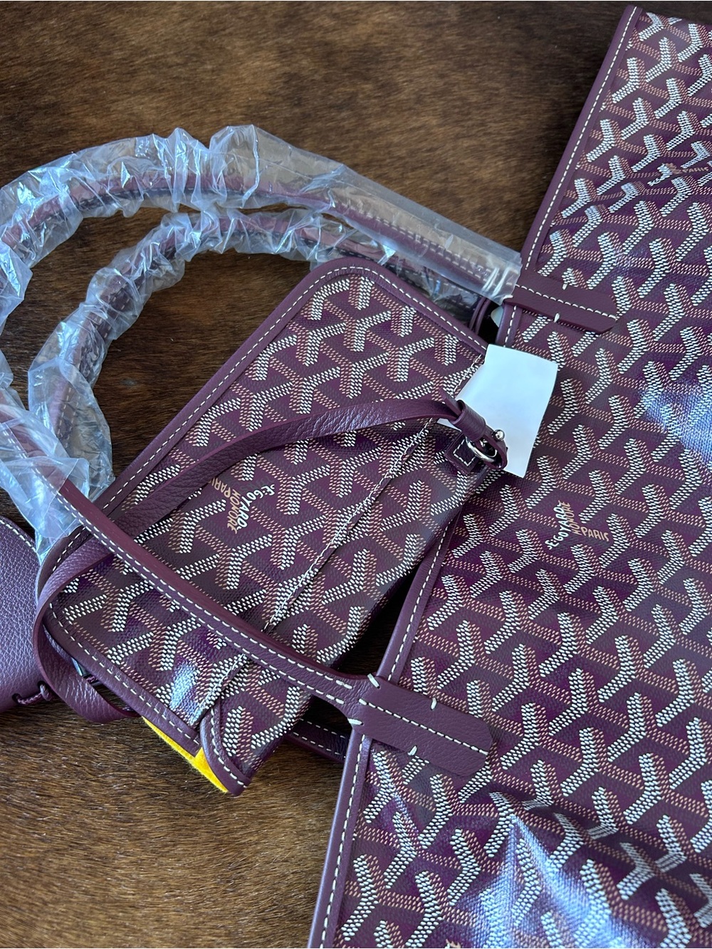 Goyard's most celebrated shopper tote
on its largest size. - Picture 4 of 6
